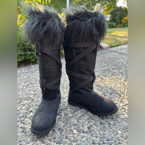 Old Navy Black Faux Fur Boots size 7 - Picture 3 of 4